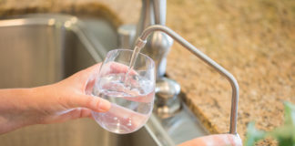Sterilizatorul cu ultraviolete pentru sistemul de osmoza a apei
